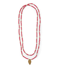 Load image into Gallery viewer, Small Leaf Necklace