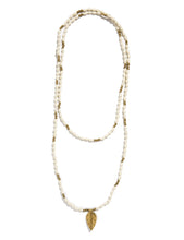 Load image into Gallery viewer, Small Leaf Necklace