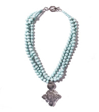 Load image into Gallery viewer, Collar Necklace with Star Pendant
